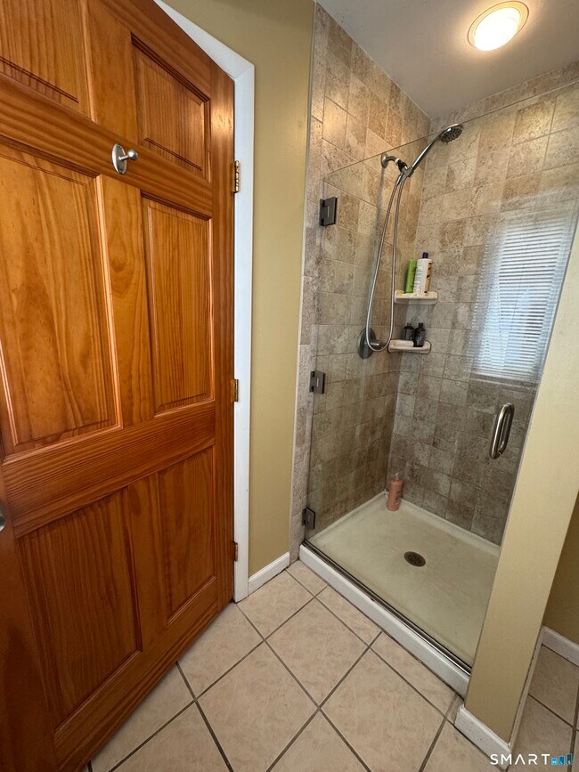 Building Photo - 9 Oakledge Cir