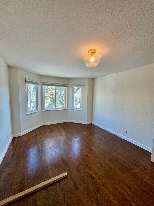 Building Photo - 137 Saint Marys Ave