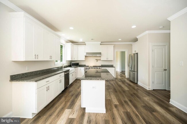 Building Photo - 2211 Camp Geary Ln