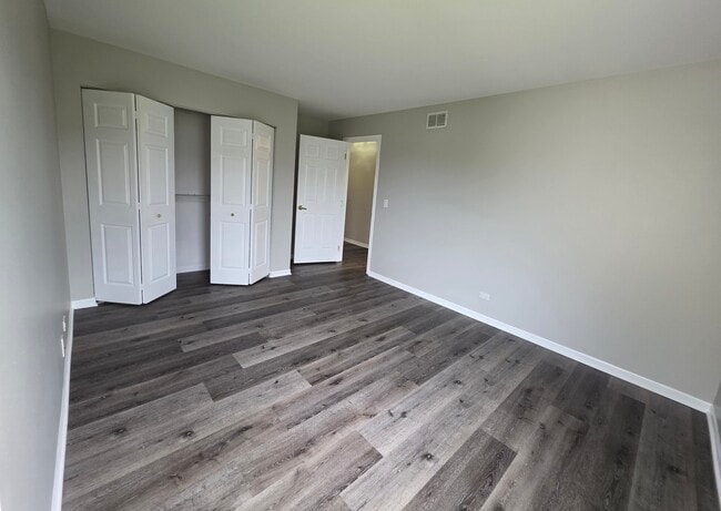Building Photo - 675 Fieldcrest Dr