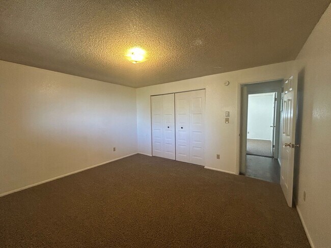 Building Photo - 2147 Marigold St