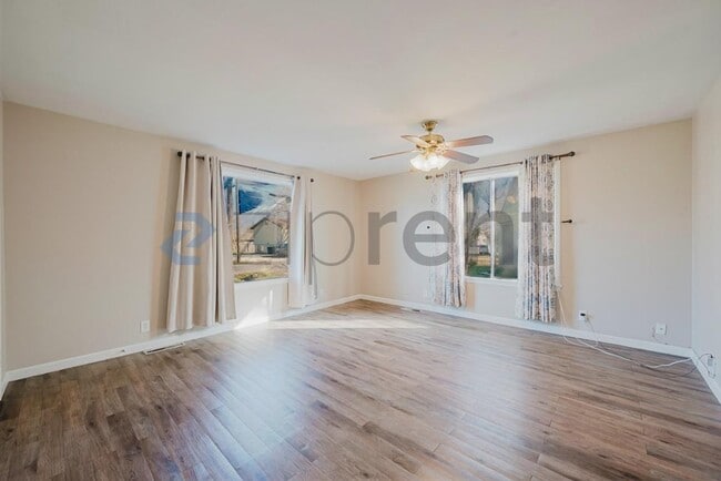 Building Photo - 593 W 1020 S