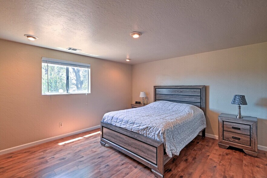 Building Photo - 1280 Rucker Ave