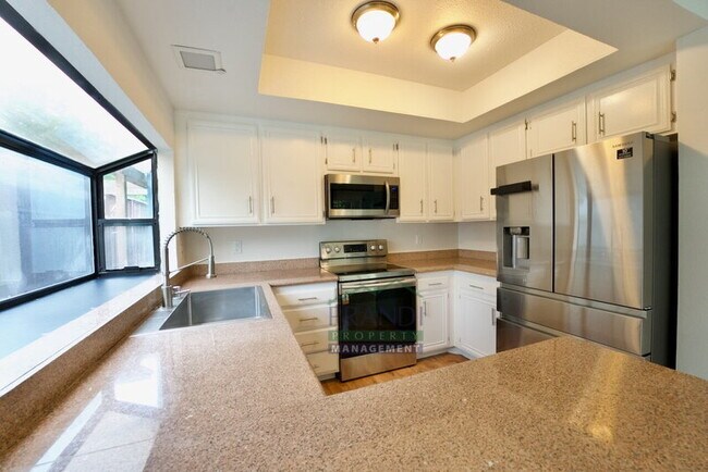 Building Photo - 9 Quince Ct