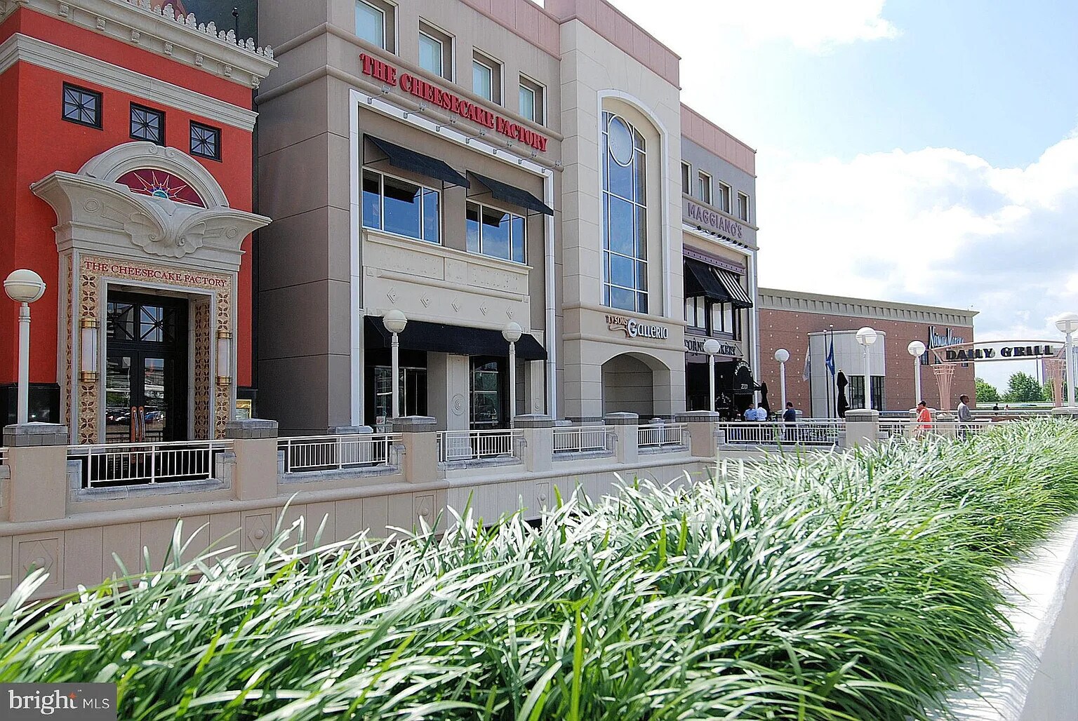 Building Photo - 2300 Pimmit Dr