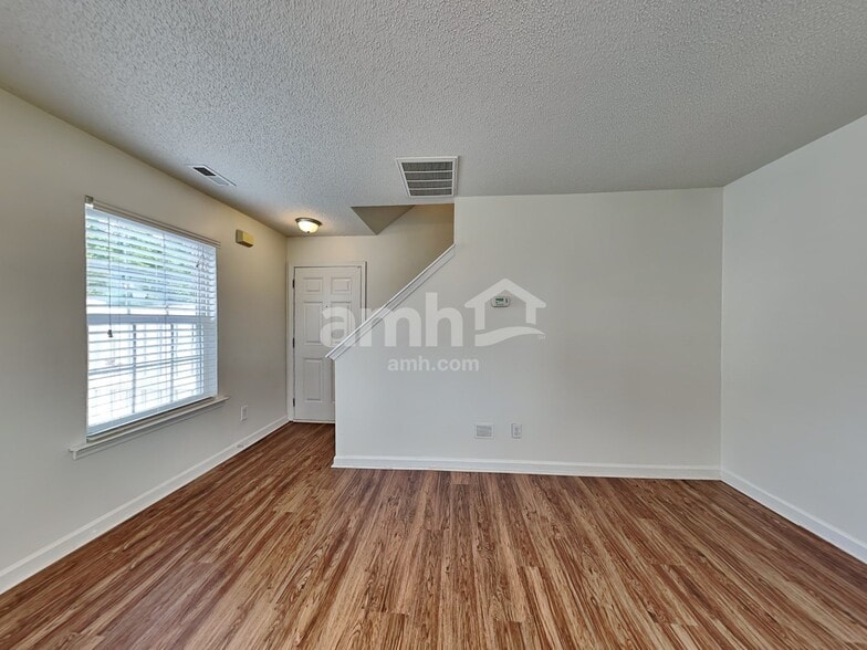 Building Photo - 3100 Marcony Way