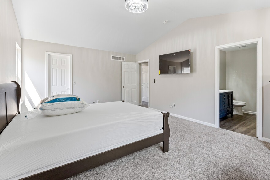 Building Photo - 16409 Eastwind St