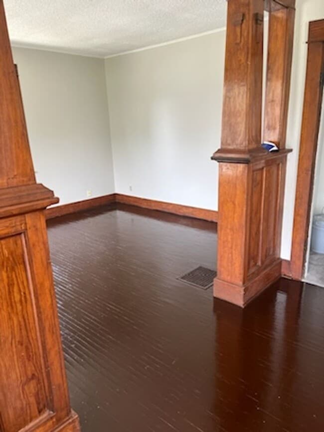 Building Photo - 1819 Luther St