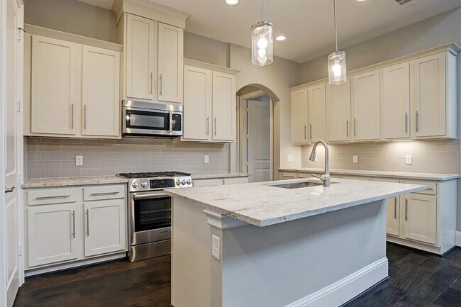 Building Photo - 4853 Benning Dr