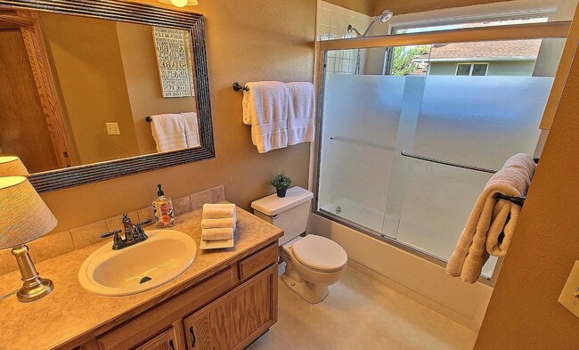 Building Photo - Spacious 4-Bedroom Home with Huge Fenced Y...