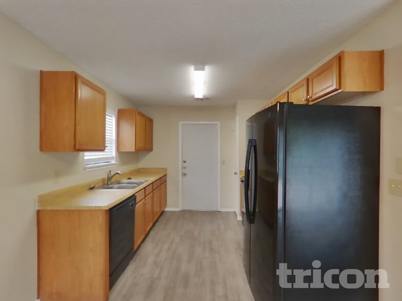 Building Photo - 13923 Flairwood St