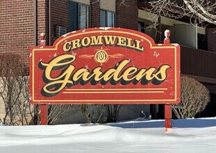 Building Photo - 2 bedroom 2 bath condo in Cromwell Gardens