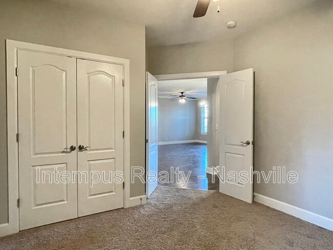 Building Photo - 307 Seven Springs Way