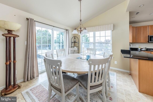 Building Photo - 10 Morning Glory Cir