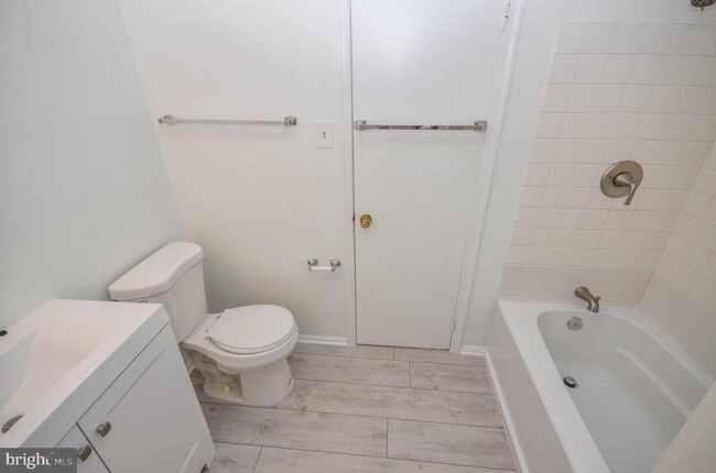 Building Photo - 8 Hines Ct