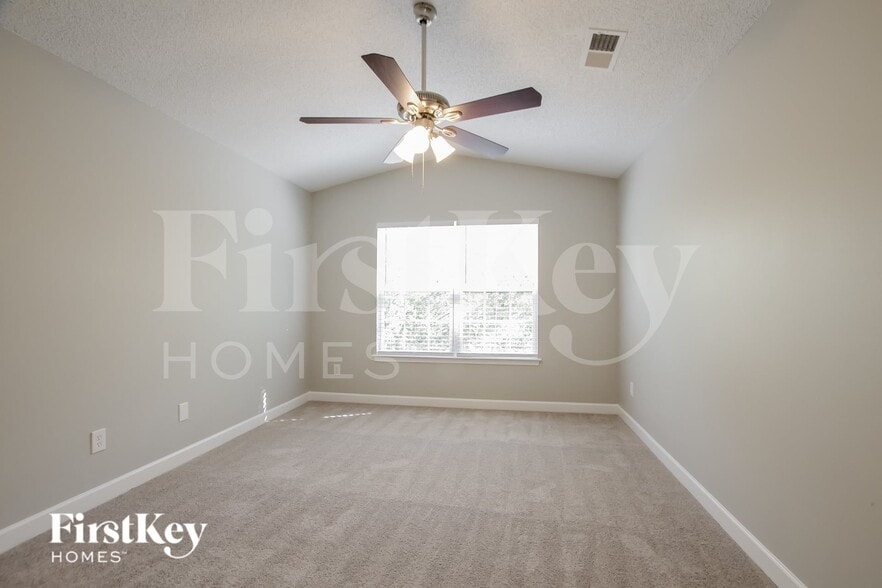 Building Photo - 2819 Rosemeade Dr