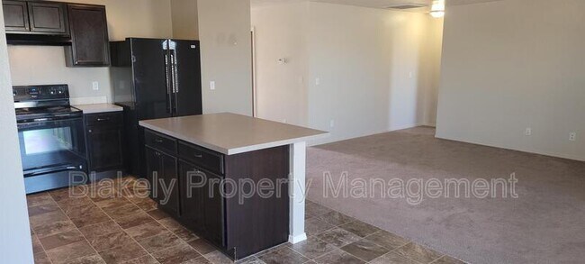 Building Photo - 7872 E Drouillard St
