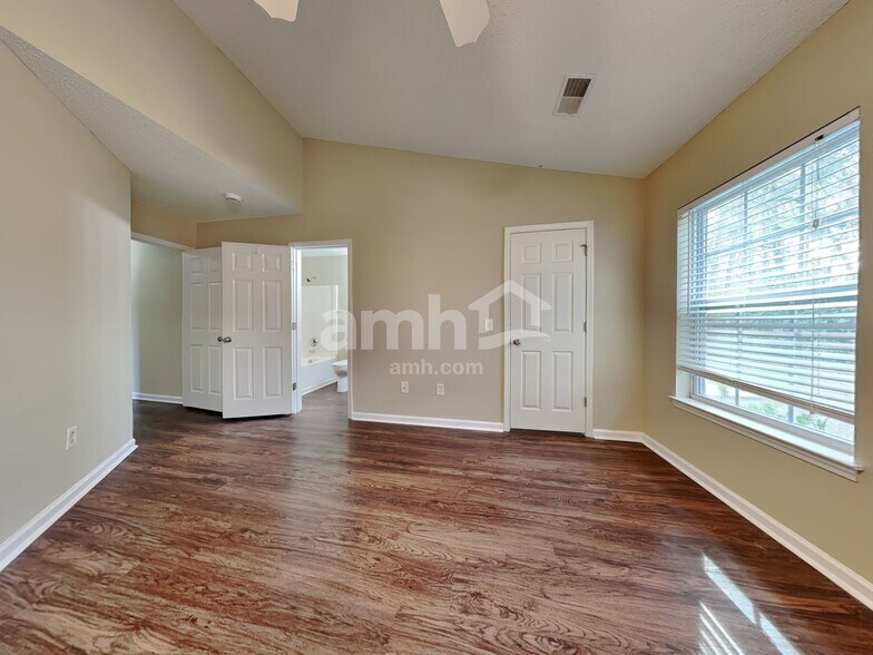 Building Photo - 25 Waterway Dr