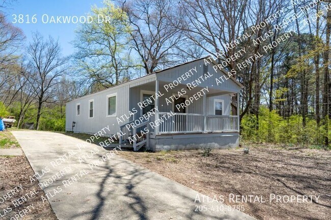 Building Photo - 3816 Oakwood Dr