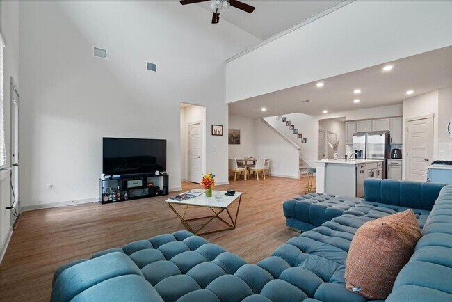 Building Photo - 13705 Mcarthur Dr