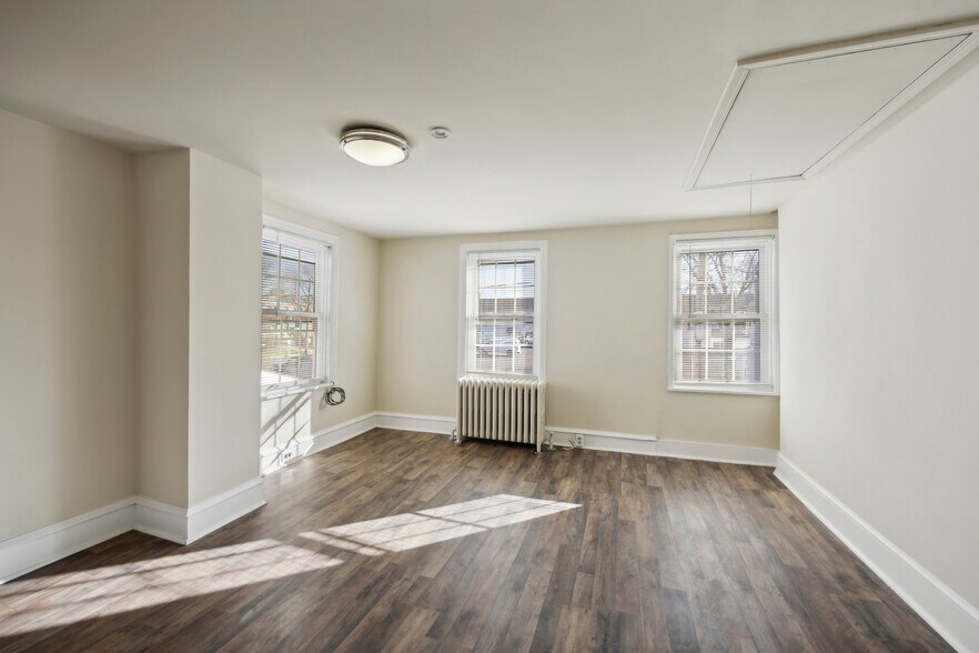 Building Photo - 117 N 3rd St