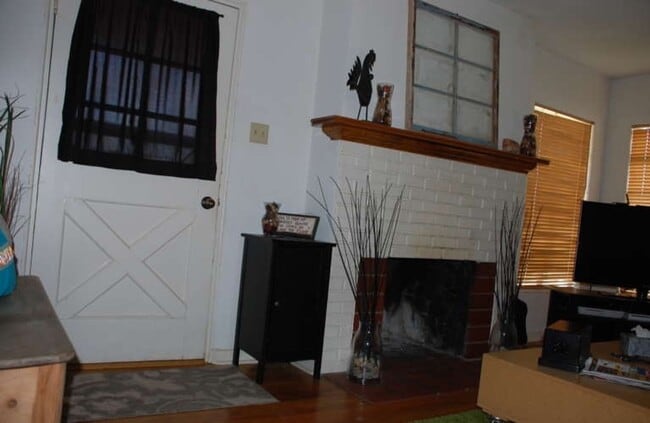 Building Photo - Single Family Home on Sycamore
