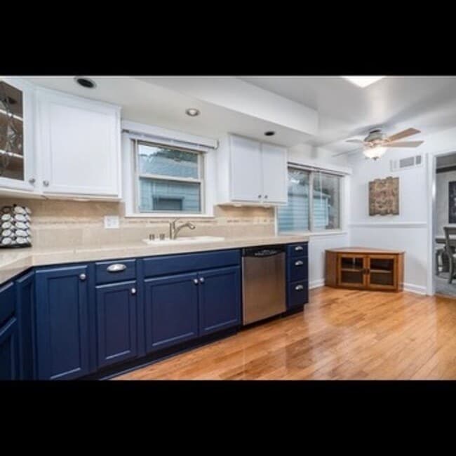 Building Photo - Beautiful 3-bedroom single family home jus...