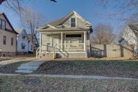 Building Photo - 3BD, 2BA, Single Family House