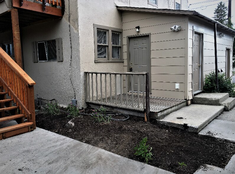 Building Photo - 124 W Main St