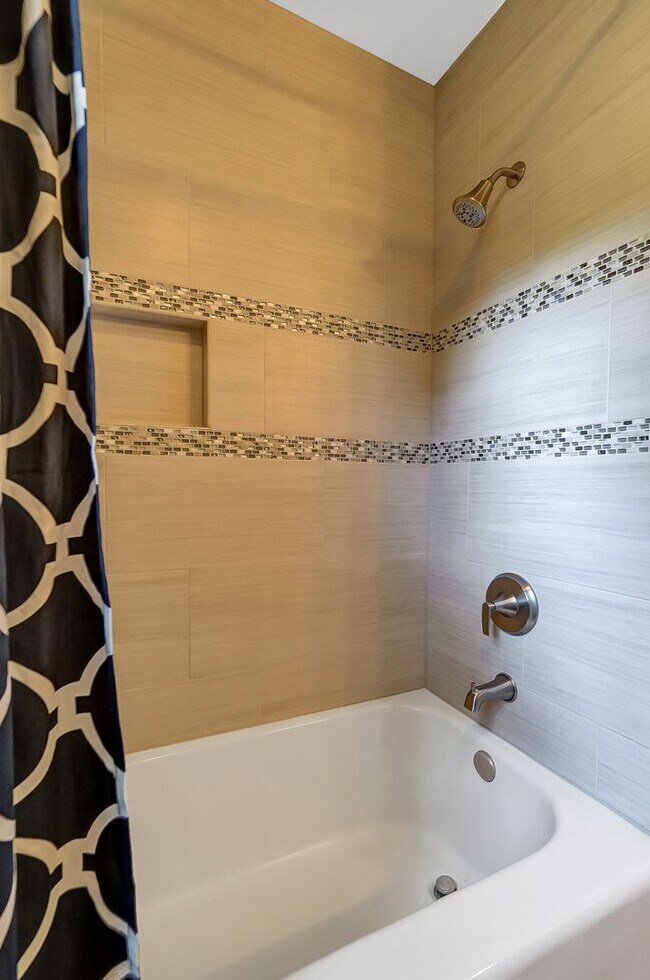 Building Photo - Fully Remodeled Ranch Style Home In South Park! (Landscaping Included)