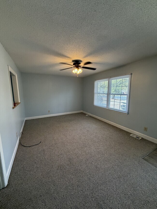 Building Photo - 1011 Brownlea Dr