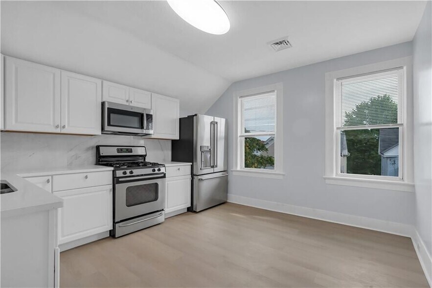 Building Photo - 131 Wendell St