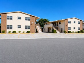 Building Photo - 3720 SW 59th Ave