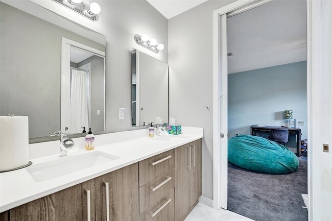 Building Photo - 3534 Forest View Cir