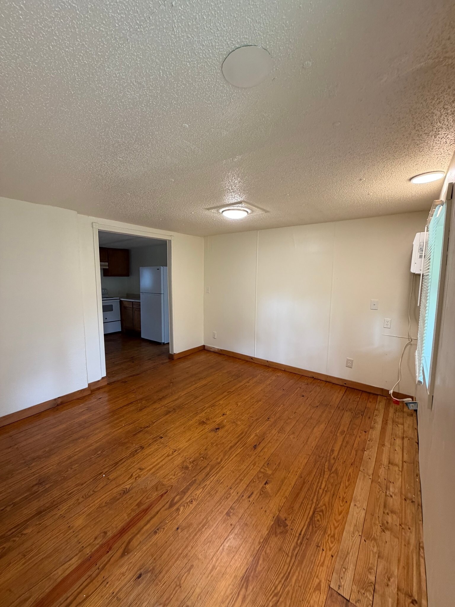 Building Photo - 9909 Farris Loop