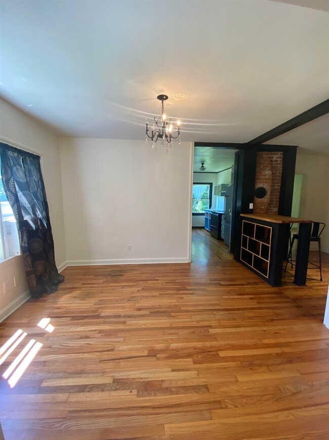 Building Photo - 1018 Central St