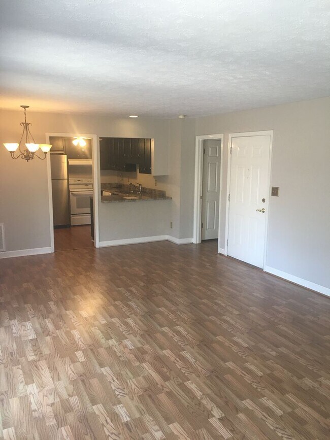 Building Photo - Nice 2/2 Home in West Rome $1095