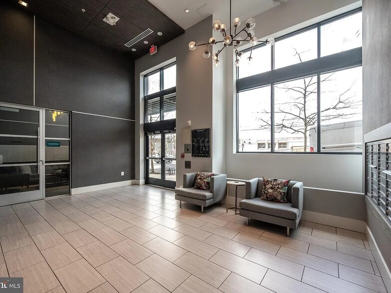 Building Photo - 989 S Buchanan St