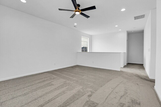 Building Photo - $3,325.00, 4 Beds, 2.5 Baths, Single Famil...