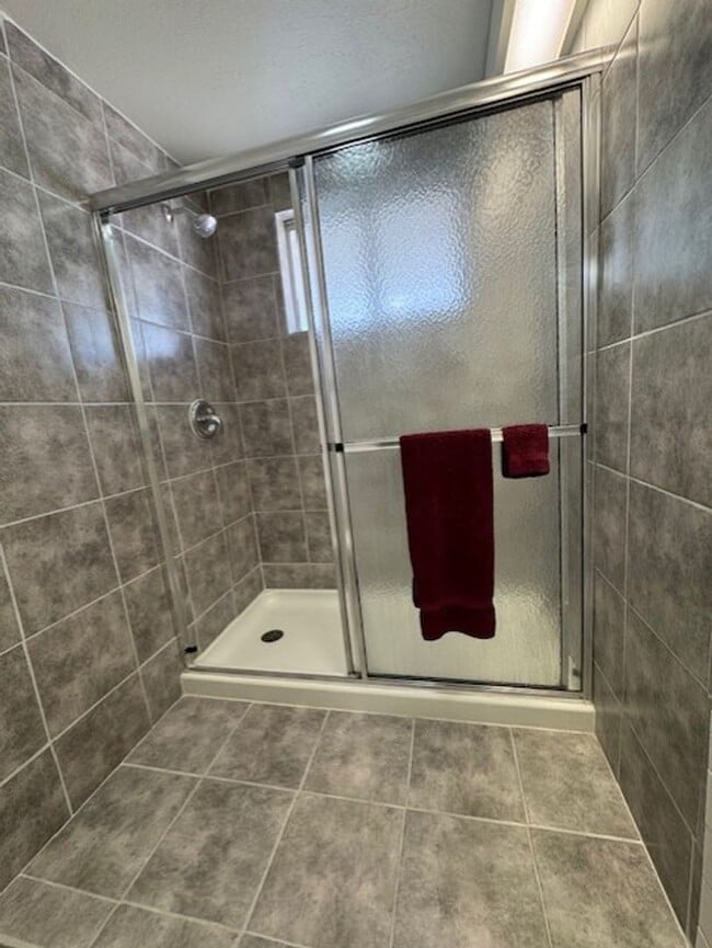 Building Photo - 4BR plus Bonus Room, 4 BA incls  Fully Furnished Casita, Garage, Colorado River!!