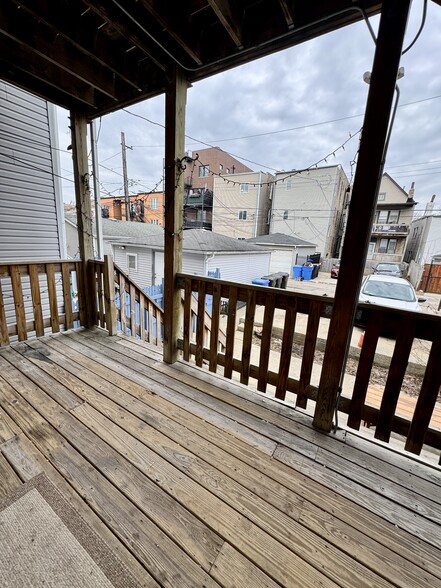 Building Photo - 1714 N Troy St