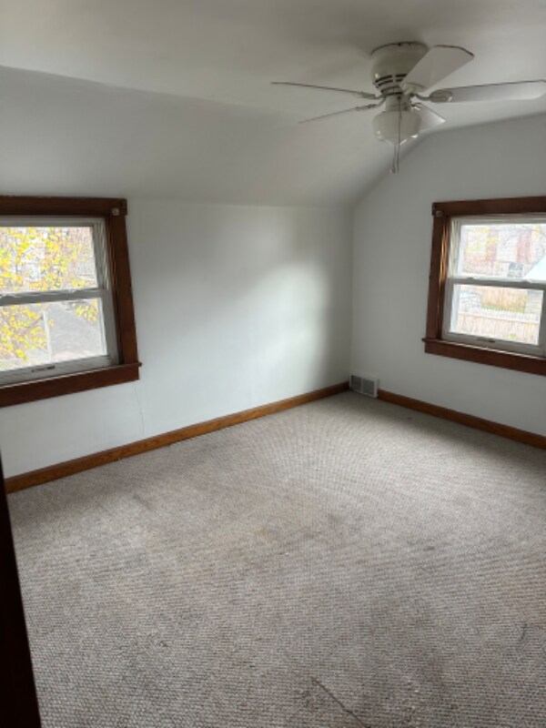 Building Photo - 745 Naylor Ave