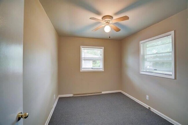 Building Photo - 3009 Hermina St