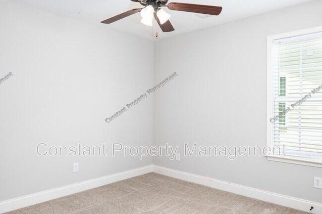 Building Photo - 220 Allentown Ln