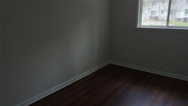 Building Photo - 2156 Park Terrace