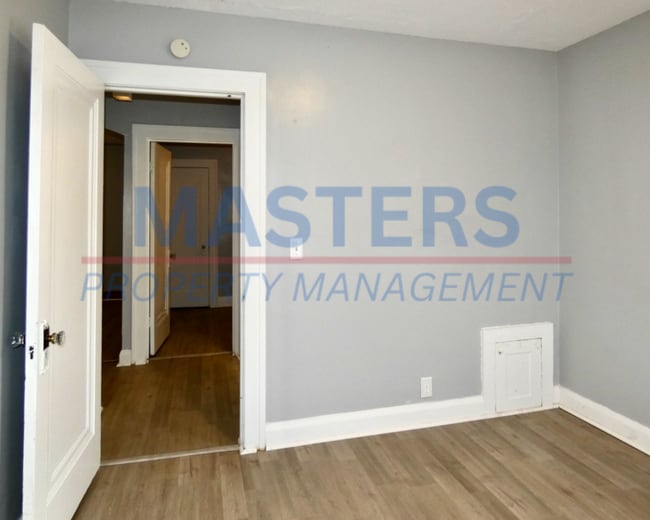 Building Photo - 1133 Parkside Blvd