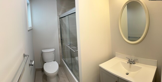 Building Photo - 16 Olyphant Pl