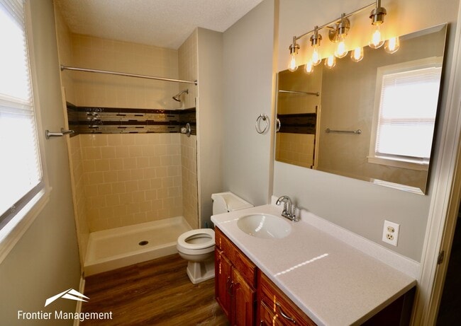 Building Photo - Newly Remodeled Home Near Cico Park