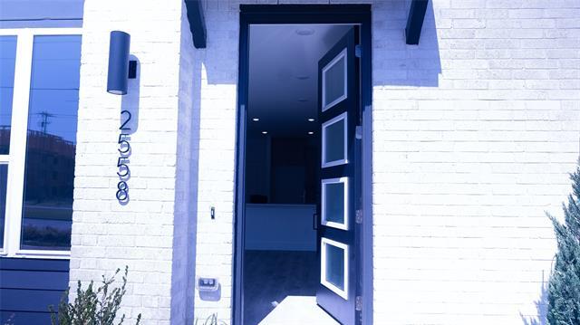 Building Photo - 2558 Campden Mews