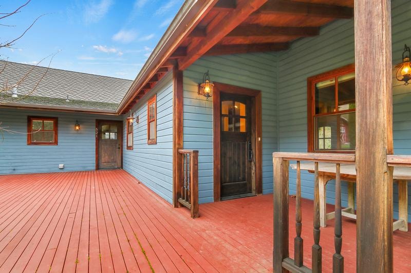 Building Photo - 521 Redmond-Fall City Rd SE